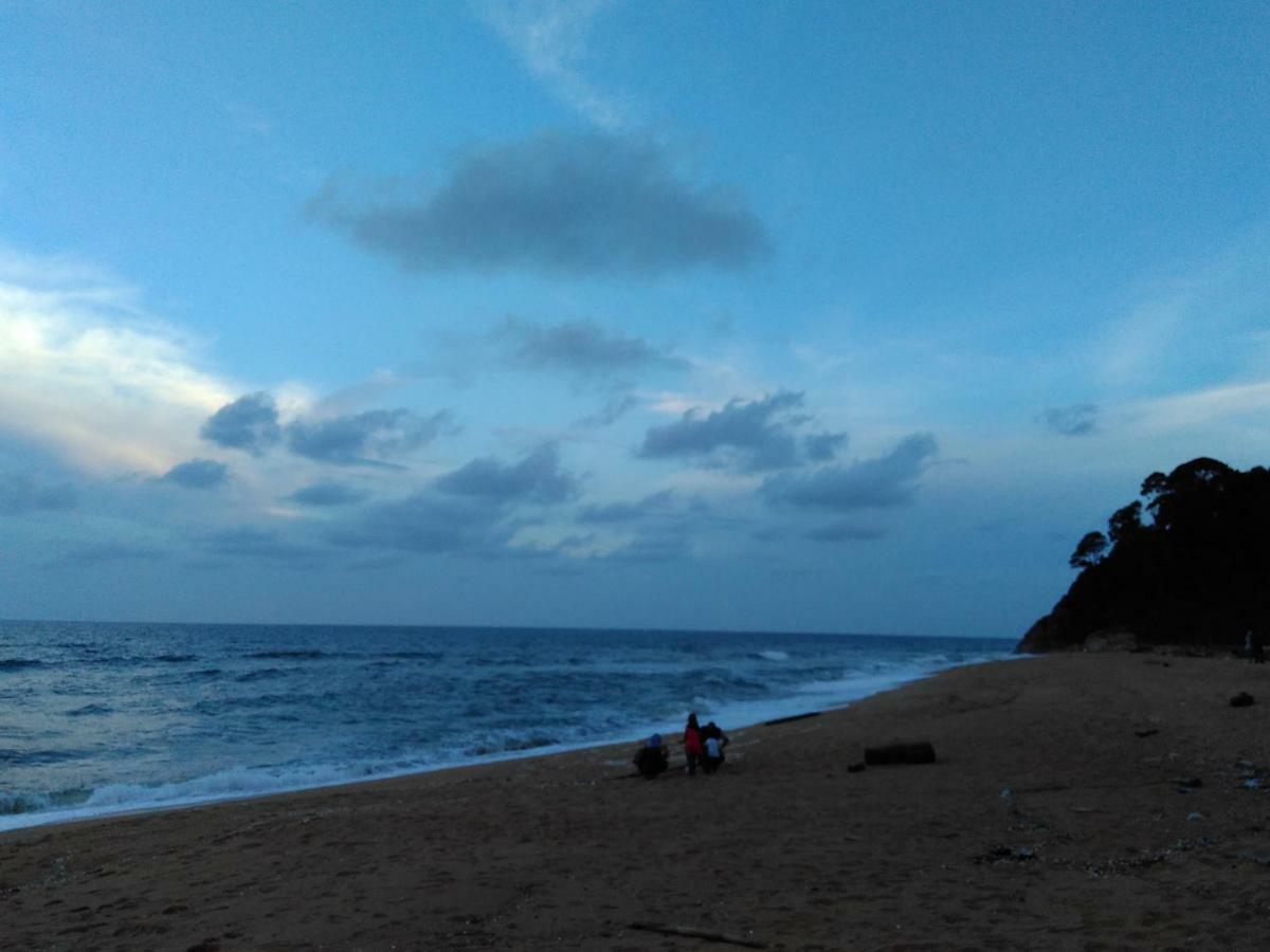 Homestay Memori ドゥングン エクステリア 写真